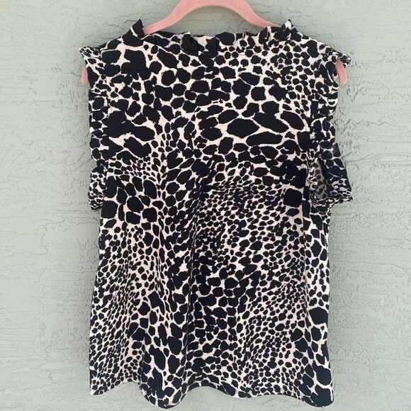 Who What Wear Sz L Button Down Ruffle Neck & Sleeves - Picture 2 of 10